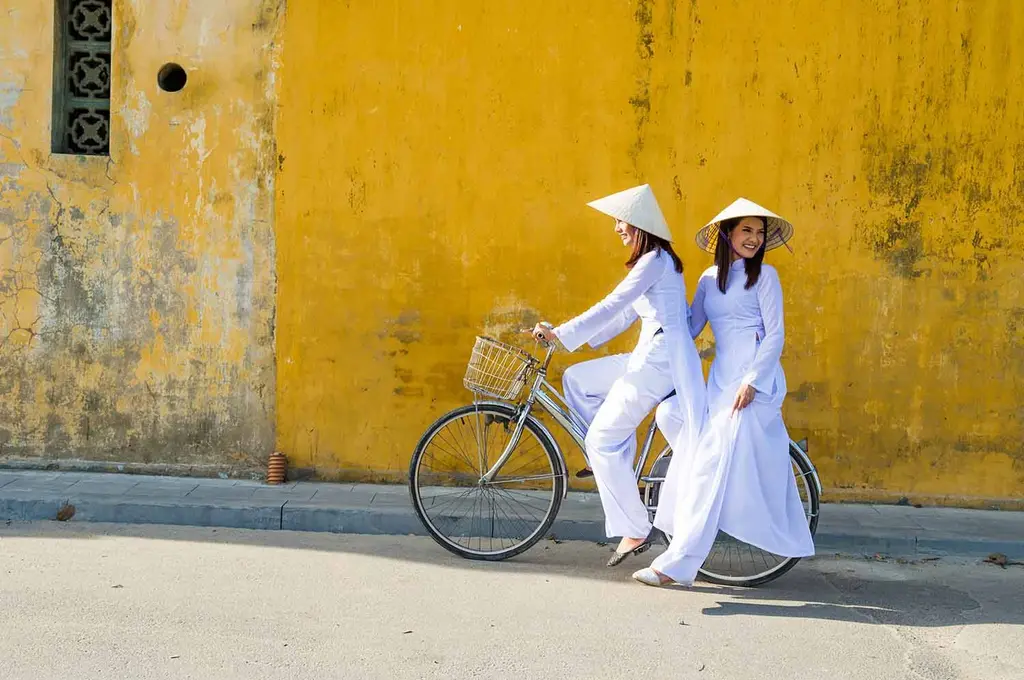 Indochina Cycling Tours 21 Days
